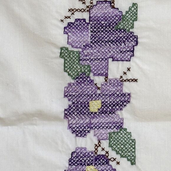 Hand Embroidered Cross Stitch Pillow Case Standard NWOT bv - Picture 3 of 3